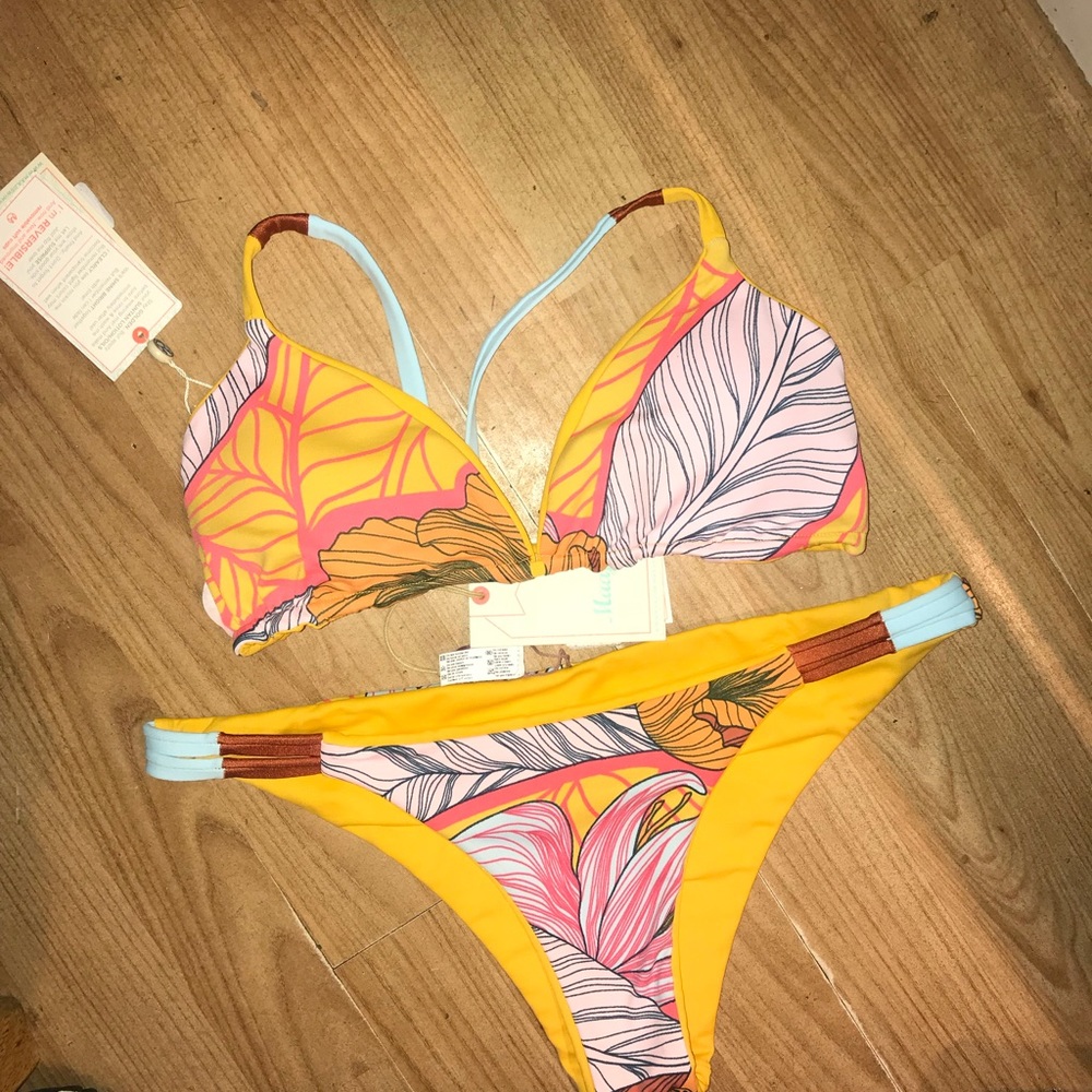 NWT🌷🌷 YELLOW TROPICAL REVERSE BIKINI SET MAAJI